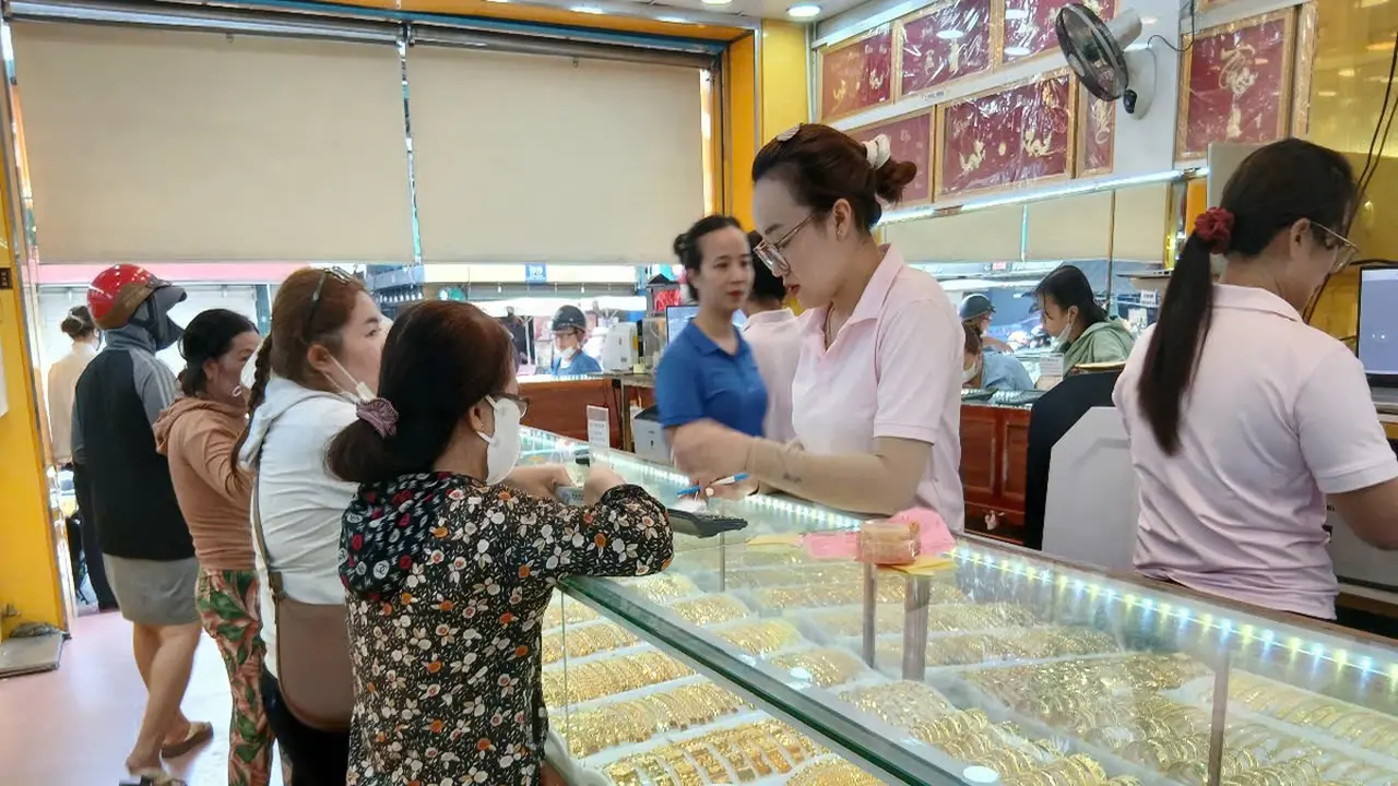 تغيرات أسعار الذهب لدى شركات SJC وDOJI وBTMC وPNJ والأسواق العالمية